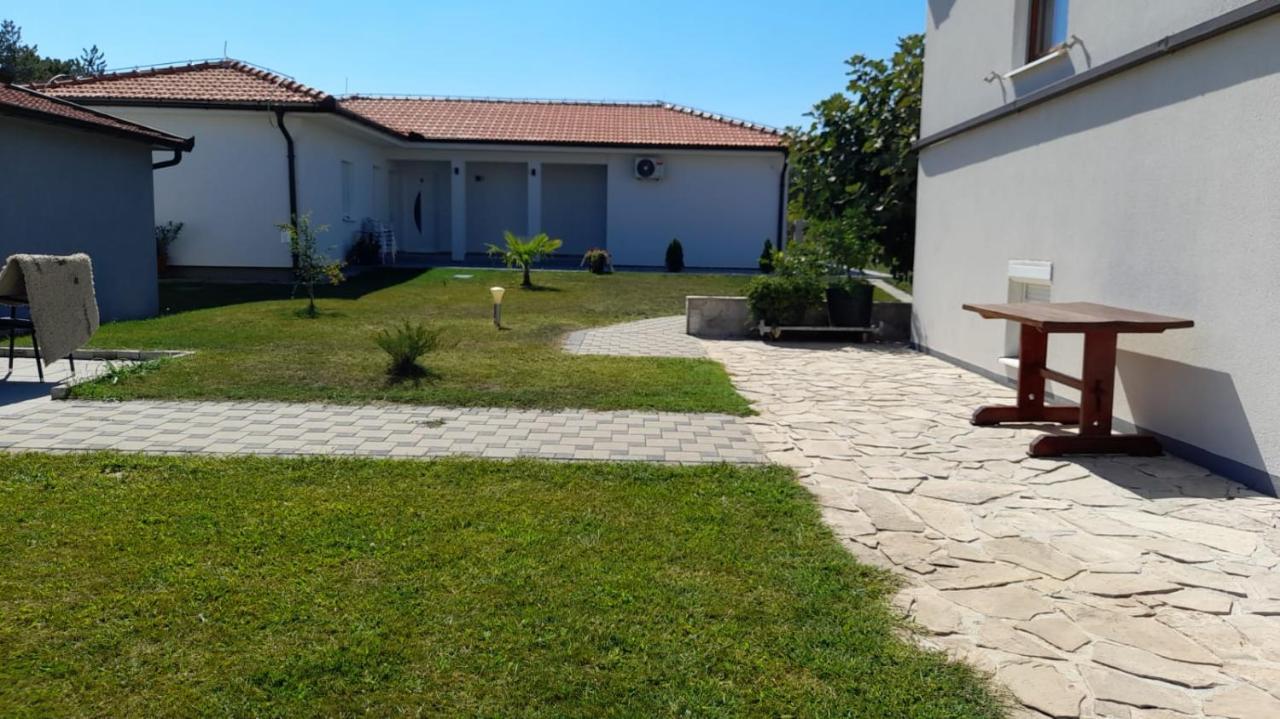 Apartment Kravica Любушки Екстер'єр фото