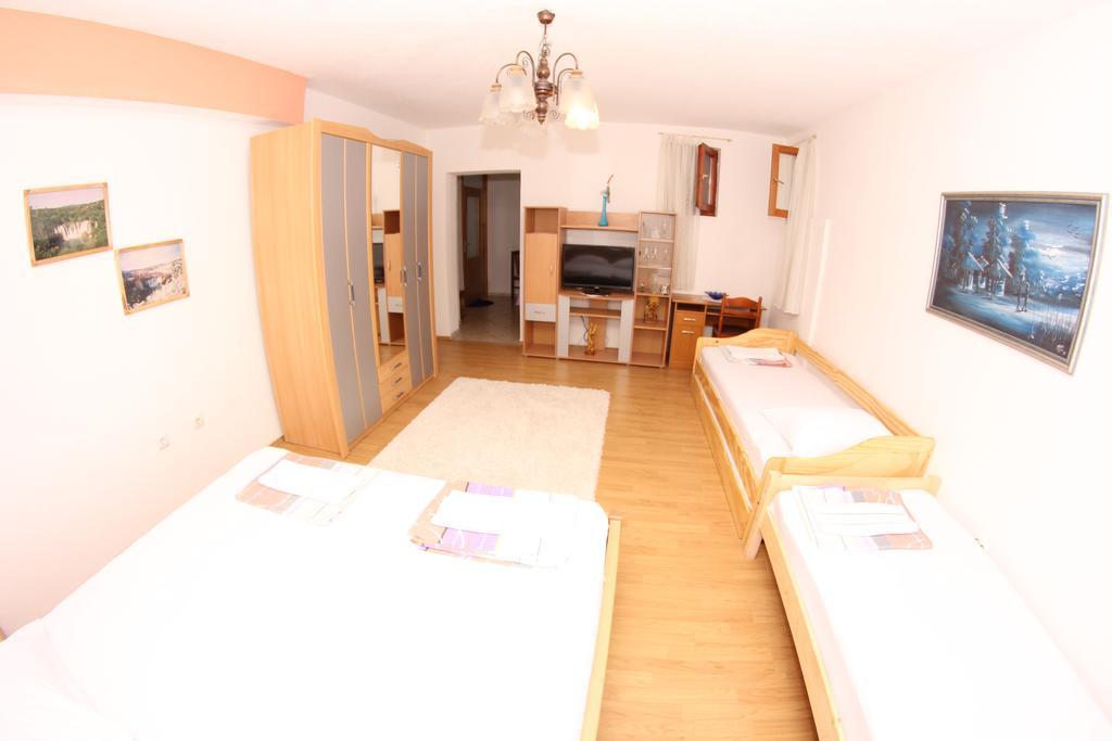 Apartment Kravica Любушки Екстер'єр фото